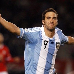 开云体育官网下载安装-法国男篮在奥运热身赛中展现防守强度，法国男篮奥运阵容